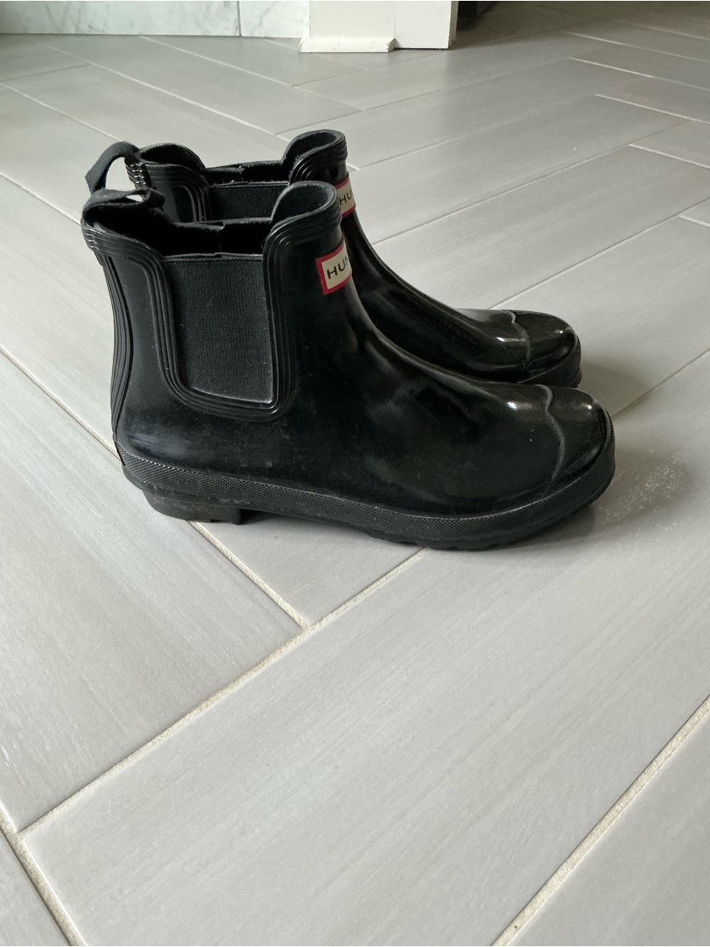 Hunter Original Chelsea Rain Ankle Boots | Black High Gloss - Picture 2 of 8